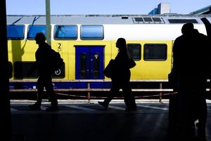 Die Länder sehen den Bund beim D-Ticket in der Pflicht. - Foto: Julian Stratenschulte/dpa