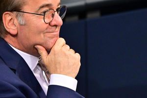 Bundestag billigt Wehrdienstgesetz - Foto: Christophe Gateau/dpa