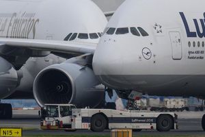 Trotz Zuwächsen bleibt der Frankfurter Flughafen weit von alten Rekorden entfernt. - Foto: Boris Roessler/dpa