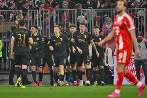 Freude beim FC Augsburg, Enttäuschung bei Harry Kane. - Foto: Peter Kneffel/dpa