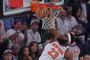 New Yorks Center Mitchell Robinson bewies seine Stärke als Abräumer unter den Körben. - Foto: Frank Franklin II/AP/dpa