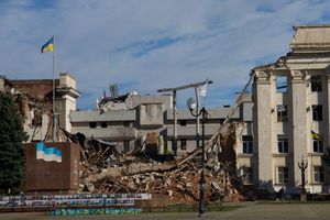 Ständiger russischer Beschuss und Drohnenangriffe gehören im südukrainischen Gebiet Cherson zum traurigen Alltag. (Archivbild) - Foto: Efrem Lukatsky/AP/dpa