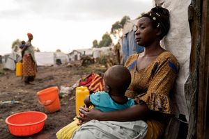 Die Erkrankung wird vor allem durch mangelnden Zugang zu sauberem Trinkwasser und sanitären Einrichtungen begünstigt. (Archivbild) - Foto: Moses Sawasawa/AP/dpa