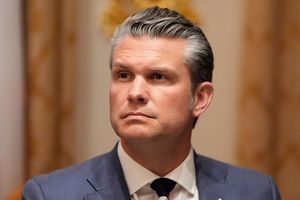 Pentagon-Chef Hegseth will auf Bitten von Trump 500 weitere Nationalgardisten nach Washington entsenden. (Archivbild) - Foto: Alex Brandon/AP/dpa