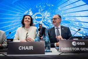 Schon seit Längerem steht fest, dass es für Europa drei Plätze Richtung Mond geben soll. (Archivbild) - Foto: Sina Schuldt/dpa