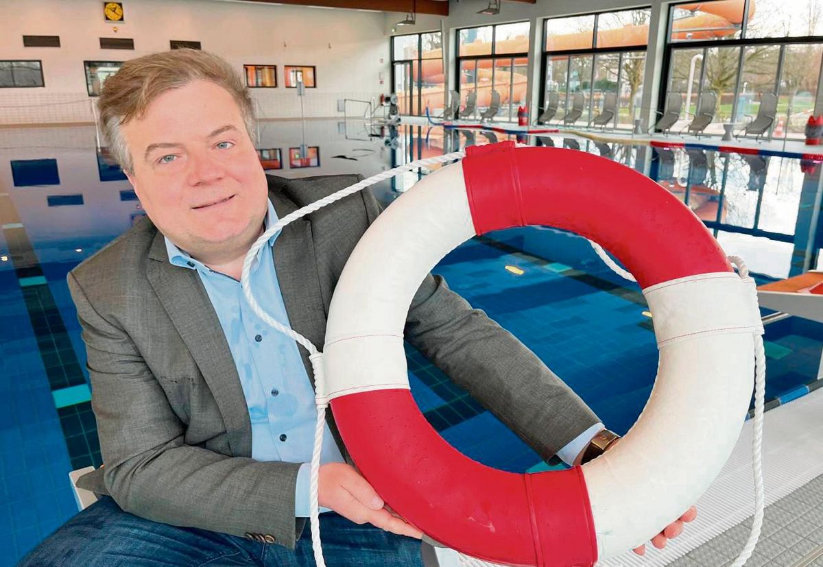 Wasser, nichts als Wasser: Nach der Bewältigung der Hochwasser-Krise geht es für Arne Moritz im Januar wieder um die Zukunft der Bäderlandschaft. Der Bürgermeister plädiert im Patriot-Interview für einen Cabrioli-Anbau und einen maximal 35 Millionen Euro teuren Neubau der Walibo-Therme. Foto: Friedrich