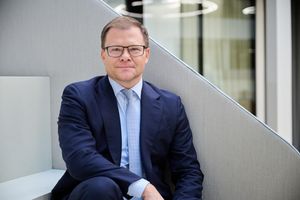 Wenn es nach Bundesumweltminister Carsten Schneider geht, bleibt die Klima-Wirkung des Heizungsgesetzes auch nach der Reform erhalten. - Foto: Annette Riedl/dpa