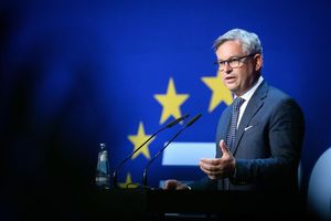 EU-Migrationskommissar Magnus Brunner setzt sich für die Abschiebung von Straftätern nach Syrien ein. (Archivbild) - Foto: Bernd von Jutrczenka/dpa