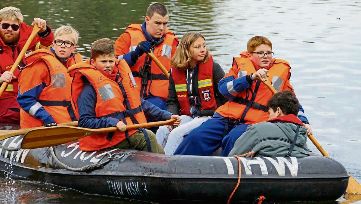 Auf und am Alberssee meisterten die Teilnehmer herausfordernde Aufgaben, die sie optimal auf spätere Einsätze vorbereiten sollen. Fotos: Sascha Rickert (Fünf für Lippstadt)