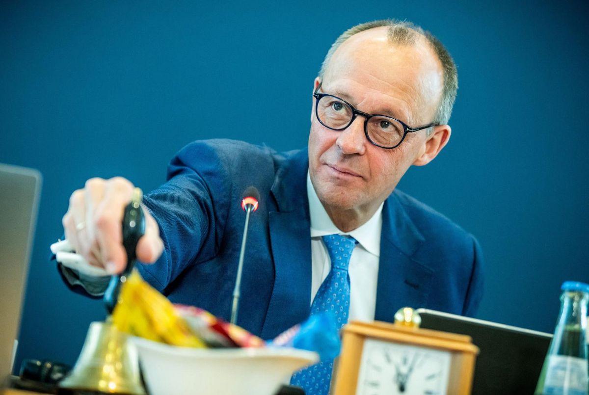 Kommt er oder kommt er nicht? Friedrich Merz wird am frühen Abend bei der IHK in Arnsberg erwartet. Aktuelle Ukraine-Gespräche könnten dem Treffen mit heimischen Wirtschaftsbossen aber noch einen Strich durch die Rechnung machen. Foto: dpa