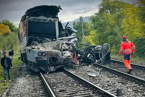 Der Zusammenstoß der beiden Personenzüge ereignete sich nahe dem Dorf Jablonov nad Turnou im Südosten der Slowakei, nahe der Grenze zu Ungarn. - Foto: Kr Pz V Košiciach/TASR/dpa