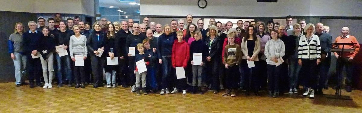 Insgesamt 199 Sportabzeichen, die nichts von ihrer Anziehungskraft verloren haben, wurden jetzt in Reihen des LTV Lippstadt verliehen. Der Startschuss zur neuen Sportanzeichenaktion beim LTV fällt am 4. Mai.