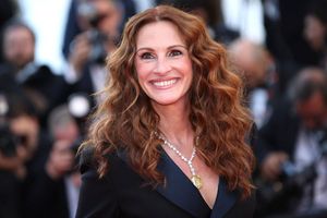 Mit «Pretty Woman» wurde Julia Roberts vor 35 Jahren zum Weltstar. Die Lacher in dem Film sind sicher gesetzt, etwa wenn Roberts als Vivian beim Dinner die Schnecken «schlüpfrige kleine Scheißerchen» nennt.(Archivbild) - Foto: Vianney Le Caer/Invision via AP/dpa
