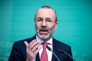 EVP-Chef Manfred Weber: «Es ist wichtig, dass wir Jobs in der Autoindustrie sichern und die Arbeiter für uns gewinnen.» - Foto: Michael Kappeler/dpa