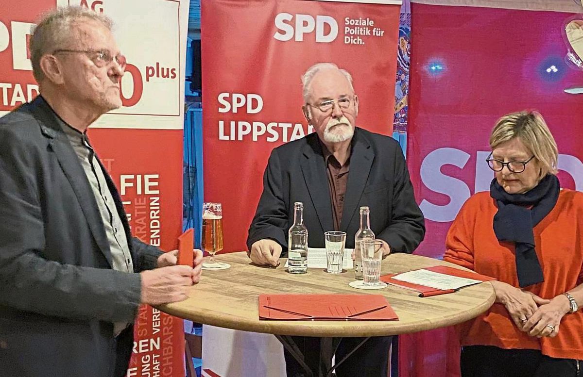 Beim politischen Aschermittwoch der Lippstädter SPD: Karl-Heinz Tiemann, Helmut Kuhne und Marlies Stotz (v.l.).