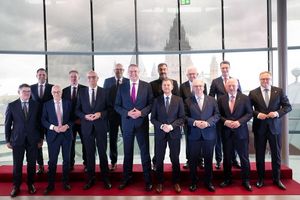 Die Ministerpräsidenten haben klare Forderungen an den Bund. (Archivbild) - Foto: Boris Roessler/dpa