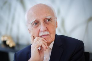 Überraschend viele Deutsche blicken mit Optimismus auf das neue Jahr, findet der Hamburger Zukunftsforscher Horst Opaschowski. (Archivbild) - Foto: Christian Charisius/dpa