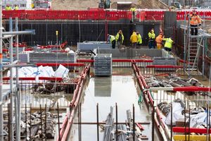 Großaufträge bringen das Baugewerbe voran. - Foto: Ulrich Perrey/dpa