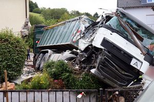 Bei dem Unfall wurde auch ein Kind verletzt. - Foto: Rene Priebe/dpa