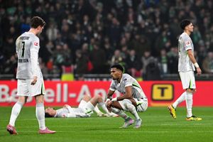 Von späten Gegentoren geschockt: Wolfsburg verliert auch in Bremen. - Foto: Carmen Jaspersen/dpa