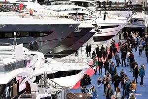 Für Luxusjachten geben die Reichen auch 2025 mehr Geld aus. (Archivbild) - Foto: Federico Gambarini/dpa