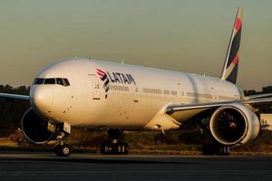 Verletzt wurde bei dem Vorfall niemand, teilte die Fluggesellschaft LATAM mit. (Archivbild) - Foto: Fepesil/TheNEWS2 via ZUMA Wire/dpa