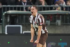 Große Freude: St. Paulis Martijn Kaars stellt gegen Heidenheim seine Torjäger-Qualitäten unter Beweis. - Foto: Marcus Brandt/dpa