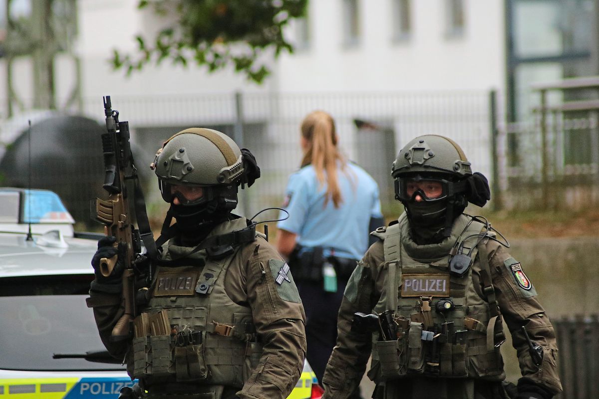 Jetzt gibt die Polizei bekannt, warum es in der vergangenen Woche zu einem SEK-Einsatz in Lippstadt kam: Es ging um Drogenhandel. Symbolfoto: Wapelhorst