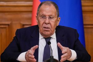 Lawrow sieht die Bedingungen für ein Spitzentreffen von Putin mit Selenskyj für nicht erfüllt an. - Foto: Alexander Zemlianichenko/AP Pool/dpa