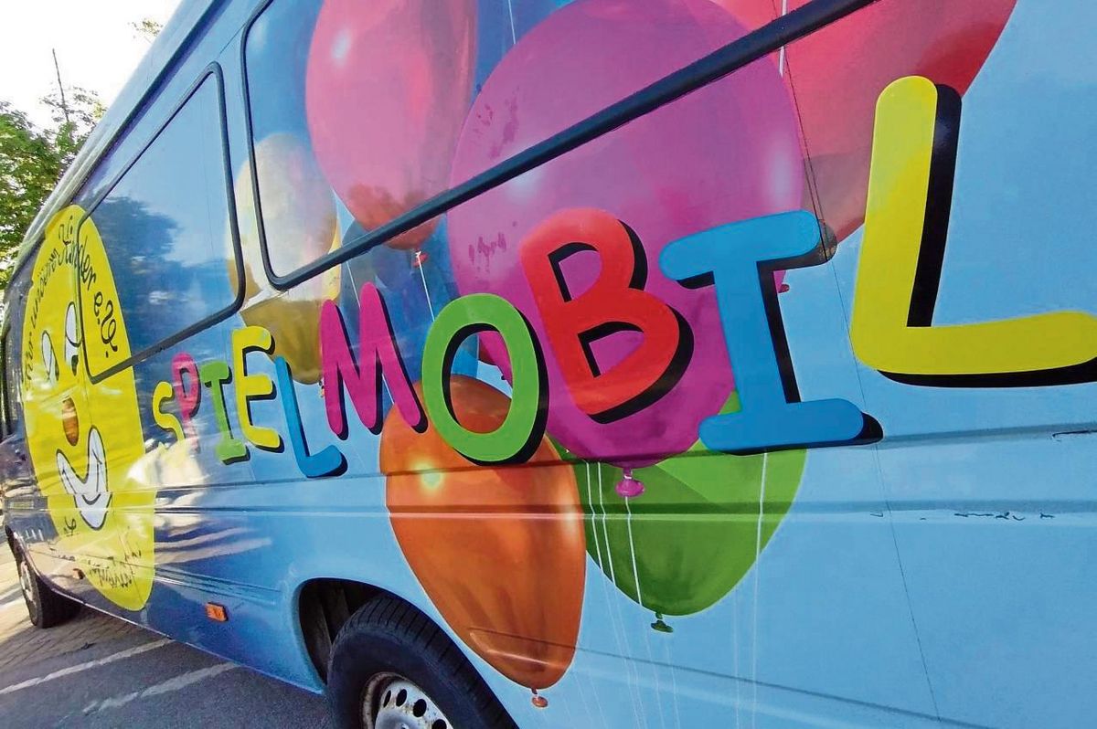 Spiel, Spaß, Action – bald Geschichte? Seit 1989 ist das Spielmobil des Vereins Für unsere Kinder ein fester Bestandteil zahlreicher Veranstaltungen in Lippstadt. Doch nun droht dem beliebten Angebot das Aus – es fehlt an Personal. Foto: Niggenaber