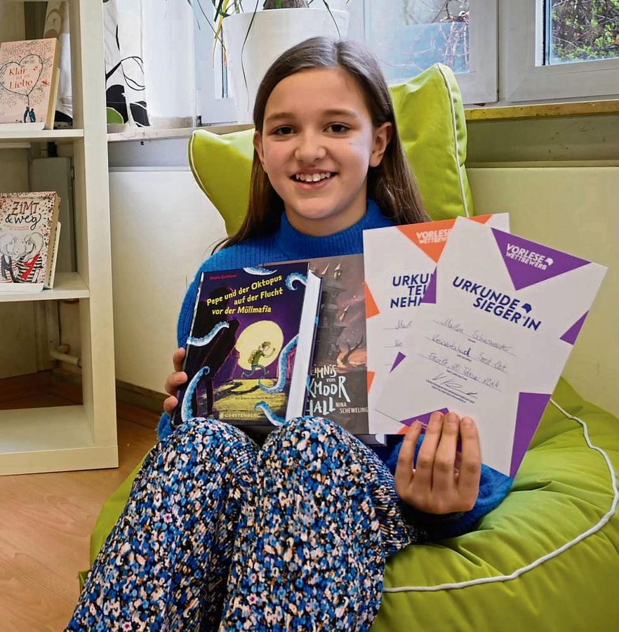 Stolze Gewinnerin des Lesewettbewerbs: Marlen Schiermeister aus Drewer. Foto: Bsdurek