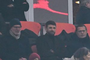 Müller (m) staunte nicht schlecht über den Mainzer Treffer zum 2:1. - Foto: Sven Hoppe/dpa