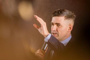 Martin Sellner gilt als Vordenker und Leitfigur der Identitären Bewegung. (Archivbild) - Foto: Frank Hammerschmidt/dpa