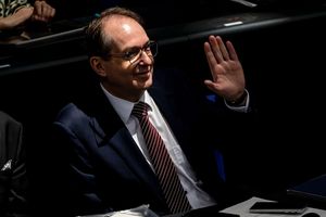 Im Bundestag warb Bundesinnenminister Alexander Dobrindt (CSU) am Donnerstag um Zustimmung zum neuen Bundespolizeigesetz. (Archivfoto) - Foto: Fabian Sommer/dpa