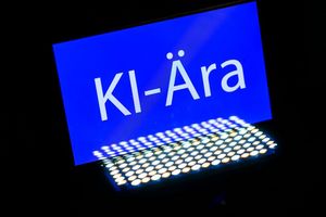 Das Wort des Jahres 2025 ist «KI-Ära». Voraussichtlich 2026 werden viele Verbraucherinnen und Verbraucher erstmals einer Weiterentwicklung der Technologie begegnen - beim Online-Einkauf. (Symbolbild) - Foto: Robert Michael/dpa