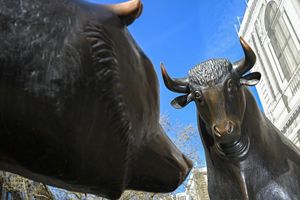 Börse in Frankfurt: Der Dax hat das beste Börsenjahr seit 2019 hingelegt (Archivbild) - Foto: Arne Dedert/dpa