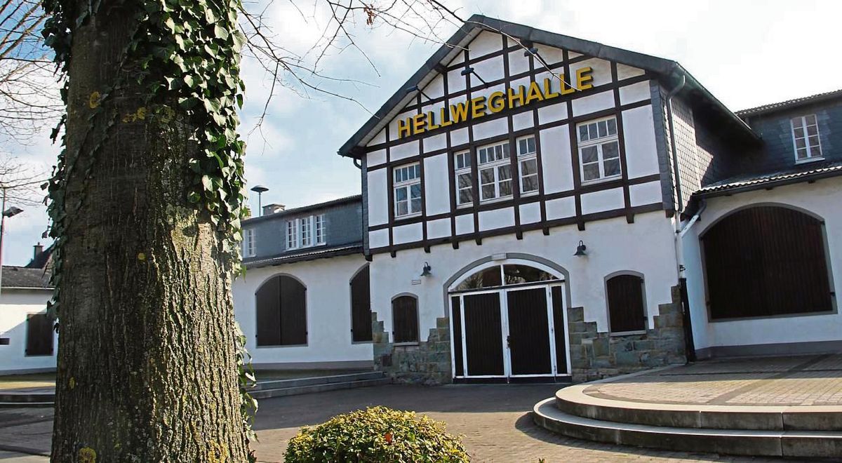 Für die Erwitter Hellweghalle hat die Stadt eine konkrete Vision auf dem Schirm: Sie soll mittelfristig zum Stadtteilzentrum West weiterentwickelt werden. Handlungsbedarf besteht nach Ansicht der FDP aber schon früher. Foto: Puls