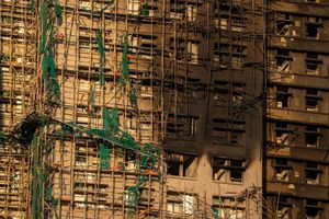 Nach dem Brand in einer Wohnanlage in Hongkong gelten weiterhin rund 200 Personen als vermisst. - Foto: Vernon Yuen/Nexpher via ZUMA Press Wire/dpa