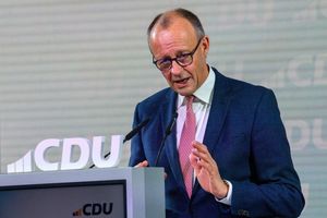 «Wir müssen ein starker Industriestandort bleiben», sagt Kanzler Friedrich Merz (CDU). - Foto: Klaus-Dietmar Gabbert/dpa