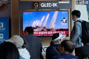 Nordkorea hat seit Beginn 2022 den Umfang seiner Waffentests einschließlich der Erprobung atomwaffenfähiger Raketen erheblich erhöht. - Foto: Ahn Young-joon/AP/dpa