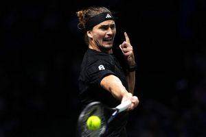 Alexander Zverev tat sich in seinem Auftaktmatch in Paris schwer. - Foto: Dimitar Dilkoff/AFP/dpa