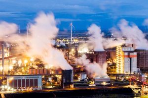 CO2-Leitungen sollen wichtige Industriestandorte anbinden. (Archivbild) - Foto: Julian Stratenschulte/dpa