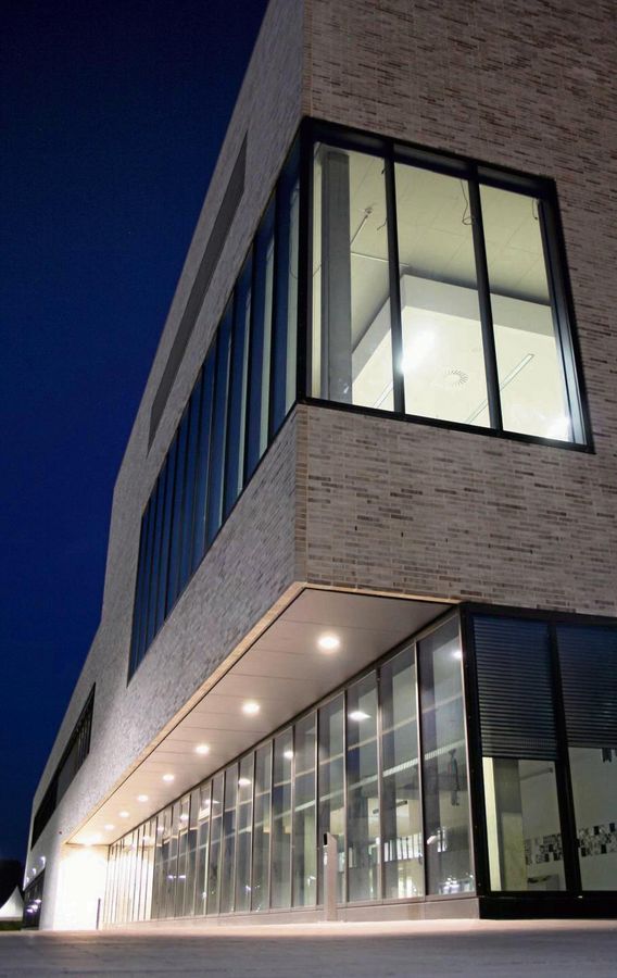 Neue Perspektiven für Studis in Lippstadt. Naja, eigentlich eher sprichwörtlich als bildlich. Ab sofort können Promotionsvorhaben jedenfalls direkt an der HSHL auf dem Campus am Himmelreich umgesetzt werden. Foto: Niggenaber