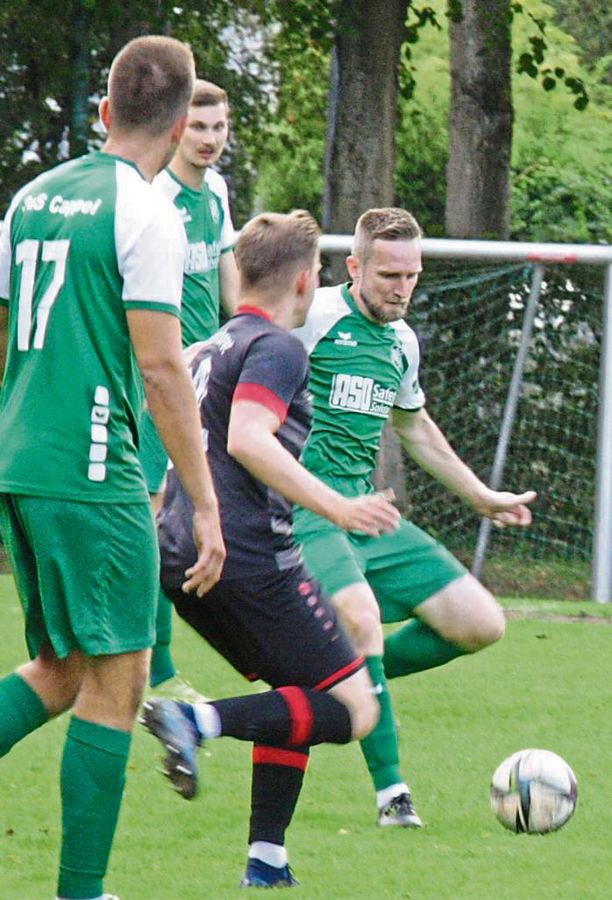 Der SuS Cappel (in Grün) hofft auf eine Überraschung gegen das Bezirksliga-Spitzenteam aus Freckenhorst. Foto: Uli Schlink