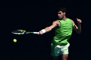 Carlos Alcaraz steht in Melbourne im Achtelfinale. - Foto: Joel Carrett/AAP/dpa