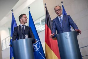 Im Zentrum der Gespräche von Kanzler Friedrich Merz (CDU) mit Nato-Generalsekretär Mark Rutte standen die Verhandlungen über eine Friedenslösung für die Ukraine. - Foto: Michael Kappeler/dpa