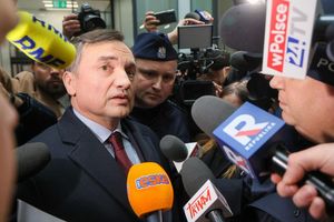 Polens früherer Justizminister Zbigniew Ziobro, den die Staatsanwaltschaft festnehmen will. (Archivbild) - Foto: Rafal Guz/PAP/dpa