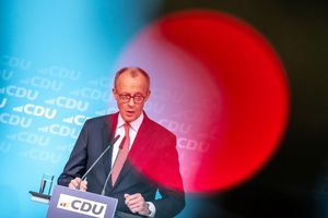 «Unsere Wirtschaft ist noch nicht wieder ausreichend in Schwung», sagt Friedrich Merz. - Foto: Michael Kappeler/dpa