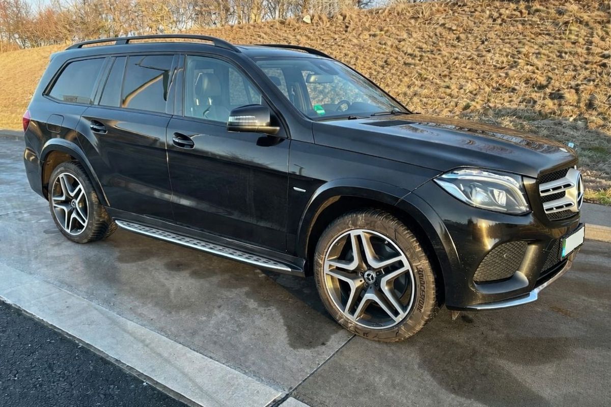 Dieses Luxus-SUV wurde wohl illegal aus der Ukraine eingeführt. Foto: Hauptzollamt Bielefeld