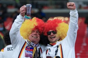 In Deutschland ist die Nachfrage nach WM-Tickets mit am größten. (Archivbild) - Foto: Jan Woitas/dpa